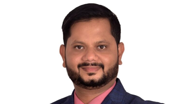 Shares to buy: Prashanth Tapse of Mehta Equities suggests buying Apollo Hospitals, Power Grid, SBI in the short term