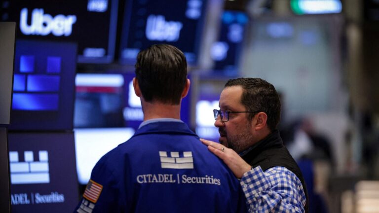 Wall Street today: US stocks mixed ahead of key economic data, Big Tech earnings