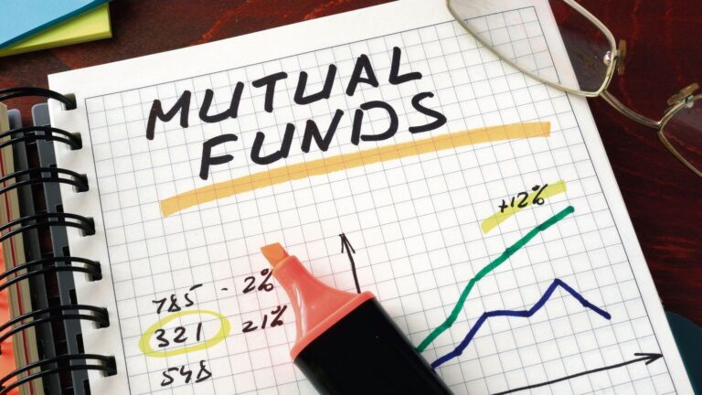 March equity mutual fund flows plummet to 11-month low amid market volatility