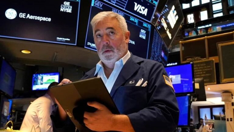 Bank stocks are tumbling again. The selloff is getting really ugly.