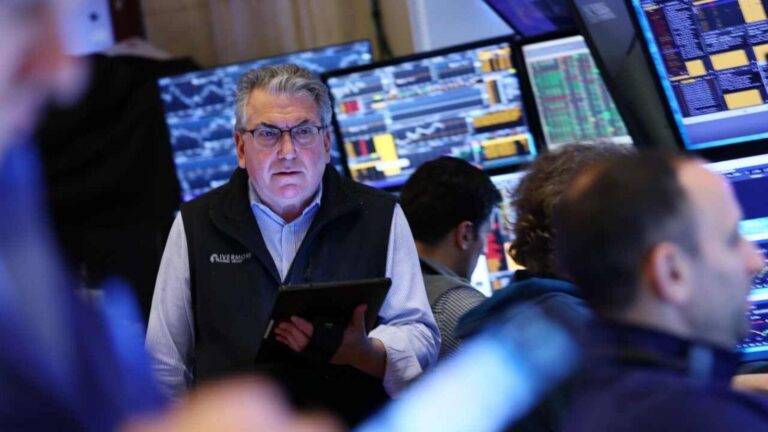 Here’s savvy advice on what to do with tech stocks now