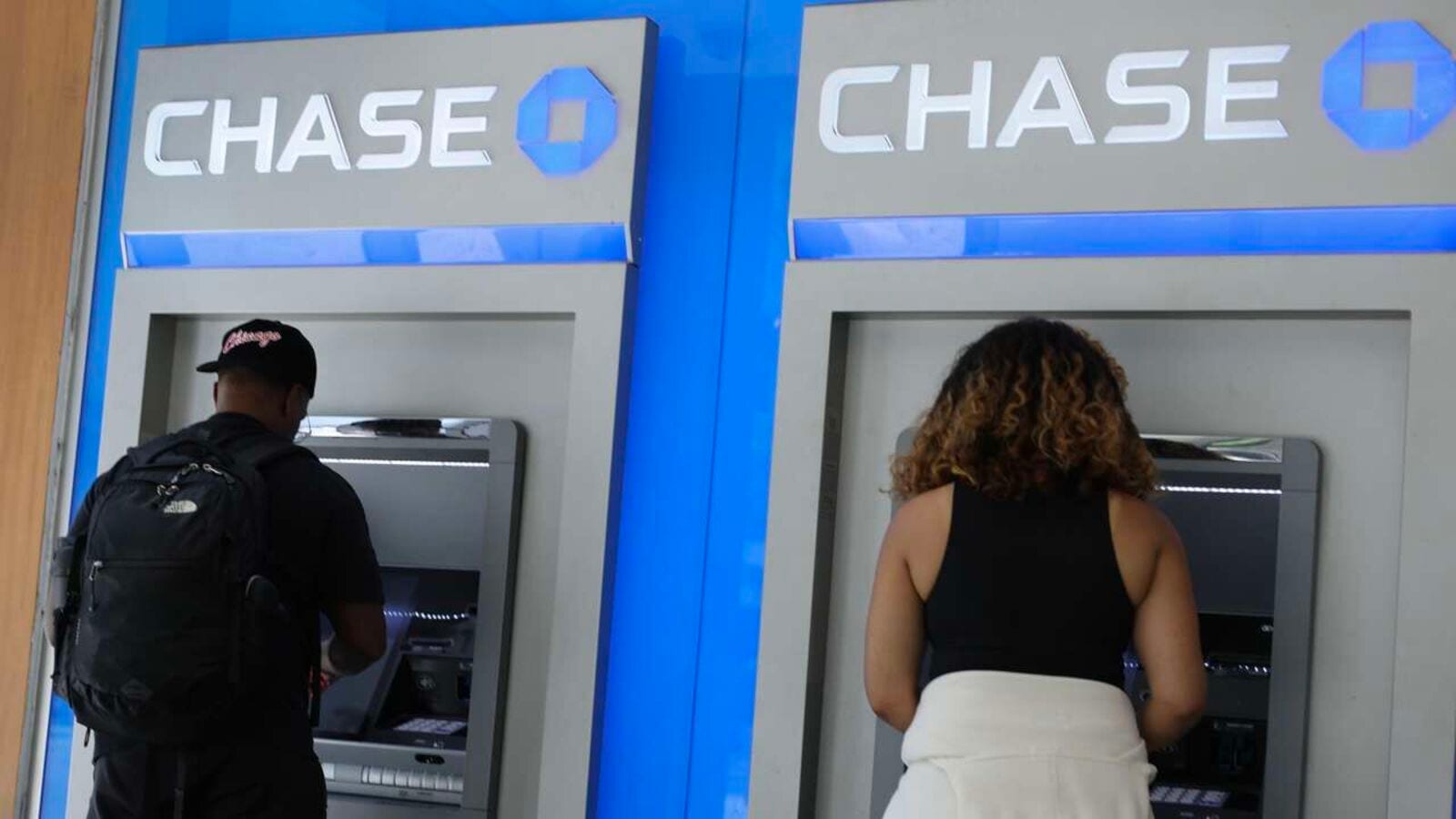 When tariffs are temporary tattoos, outlooks top earnings