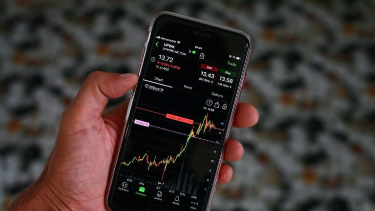 RBI repo rate cut: SBI, ICICI Bank to Asian Paints — experts recommend these seven stocks to buy today