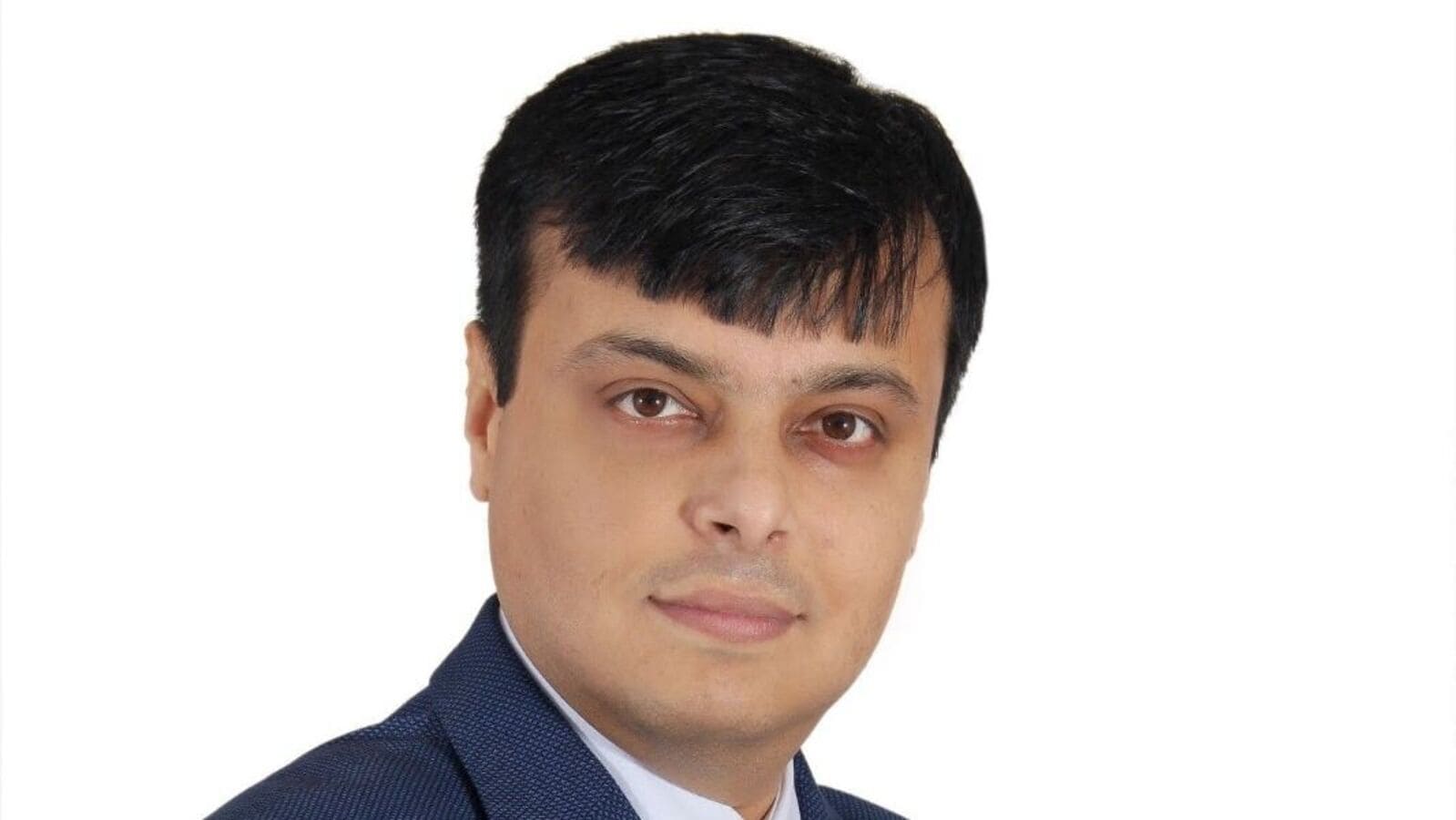 Closing Bell: SBI to Ultratech - Vinay Rajani of HDFC Securities suggests these three stocks to buy in the near-term