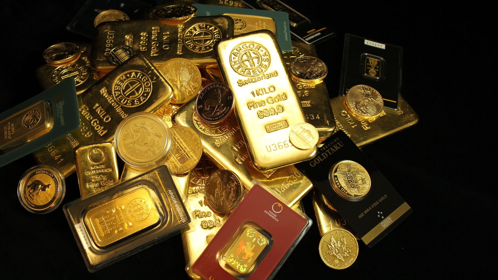 Investors rush to cash in on gold ETFs as volatile equities keep them on edge