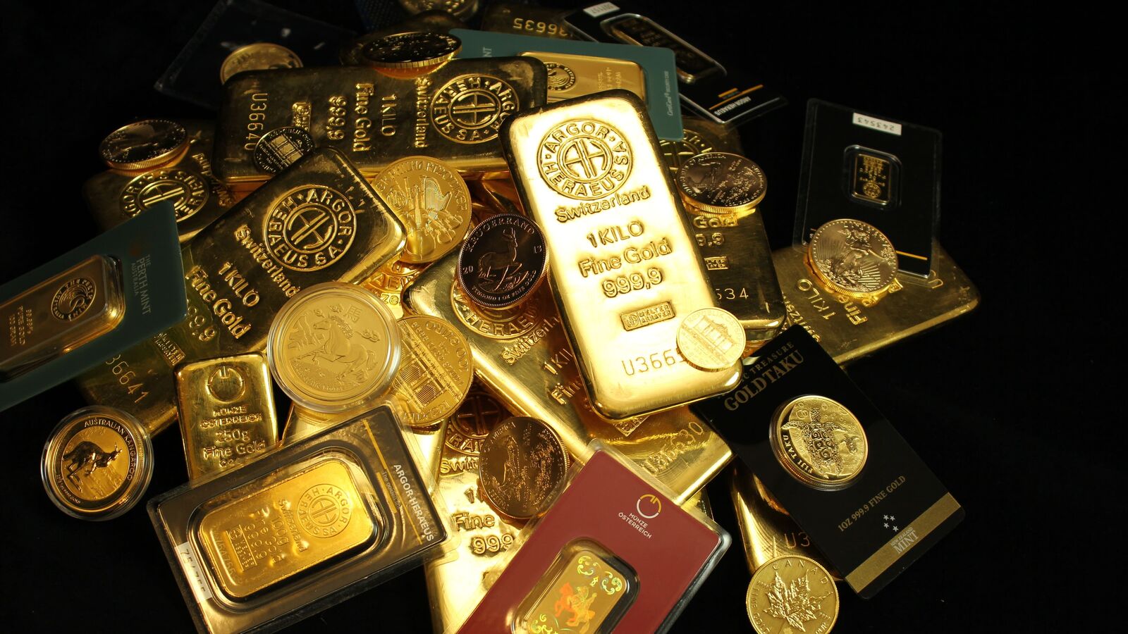 India’s gold demand stalls as prices spike, futures trade at discount amid volatility