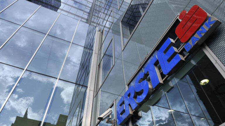 Erste acquires 49% stake in Santander's Polish unit for $7.7 billion