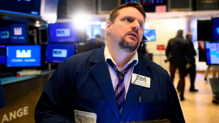 Charts show stocks could be in trouble as a new month of trading arrives, says Carter Worth