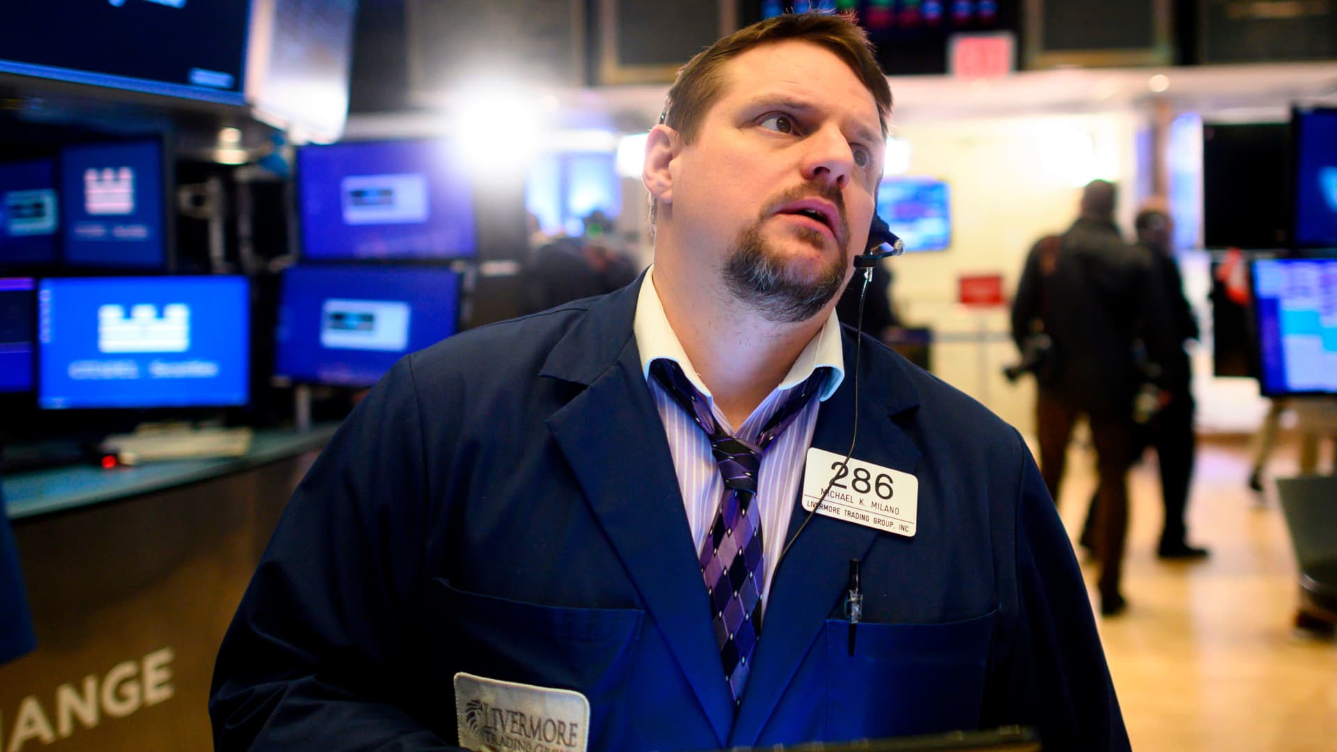 Charts show stocks could be in trouble as a new month of trading arrives, says Carter Worth