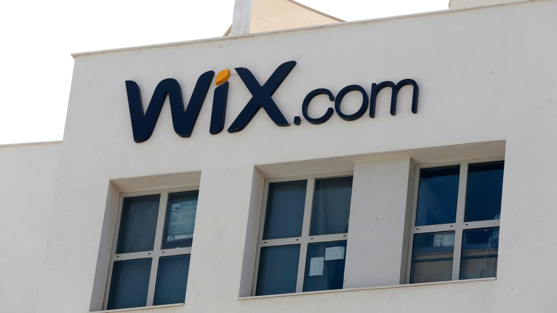 Buy this beat-down internet stock whose shares can rally more than 20%, Baird says