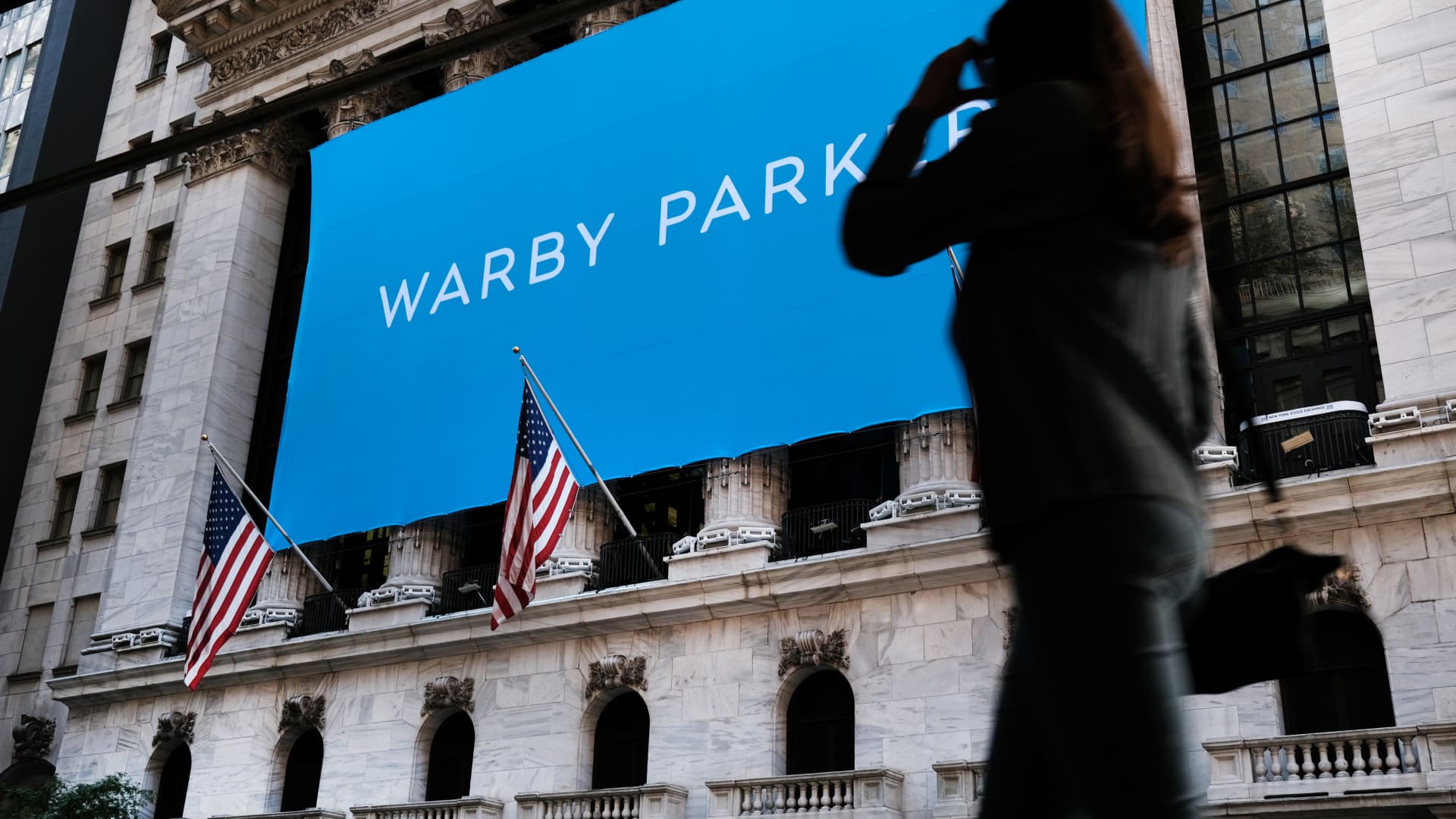 Wall Street gets bullish on a surprising new AI play: Warby Parker
