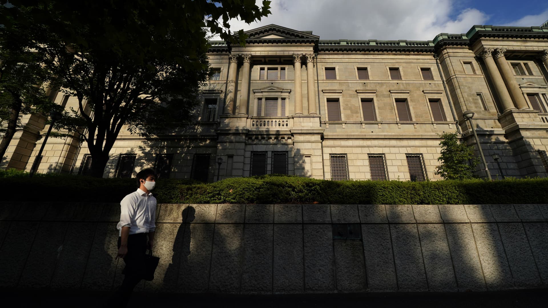 Japan's bond market raises alarm over risks of outflows from U.S., carry trade unwind and market turmoil
