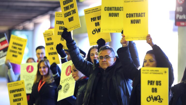 United Airlines reaches 'industry-leading' labor deal with flight attendants, union says