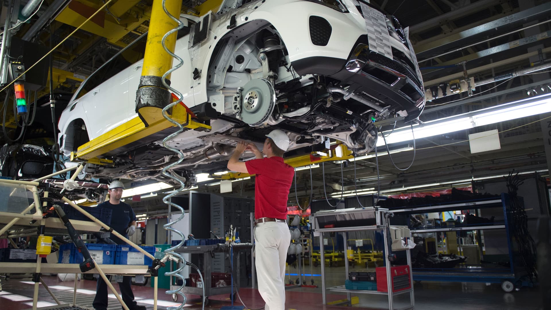 Mercedes-Benz to add new vehicle to Alabama plant amid Trump tariffs