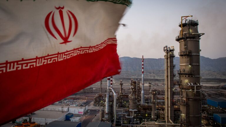 Oil prices fall after Trump raises hopes of a U.S.-Iran nuclear deal
