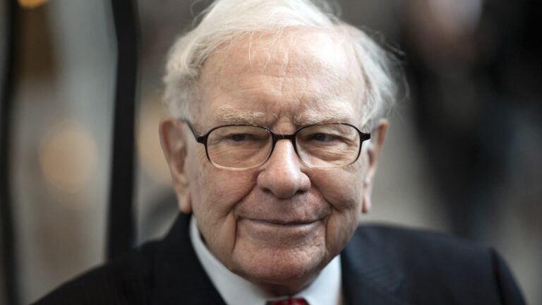 Warren Buffett will retire as a CEO—but still plans to go into the office: 'I'm not going to sit at home and watch soap operas'