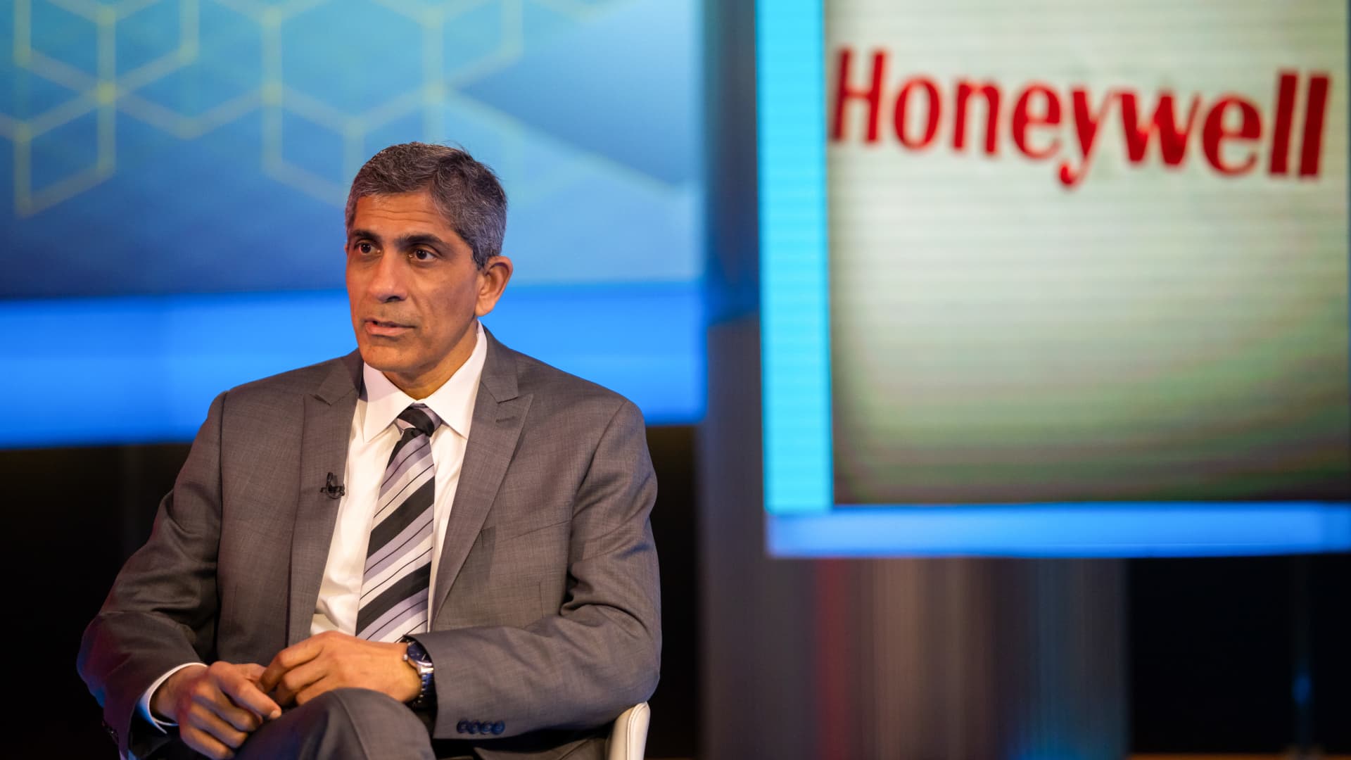 Stocks bounce back, and Honeywell's buying spree continues