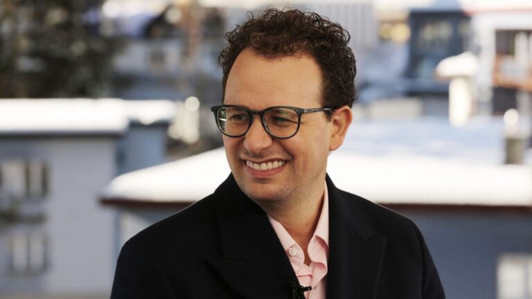 Anthropic closes $2.5 billion credit facility as Wall Street continues plunging money into AI boom