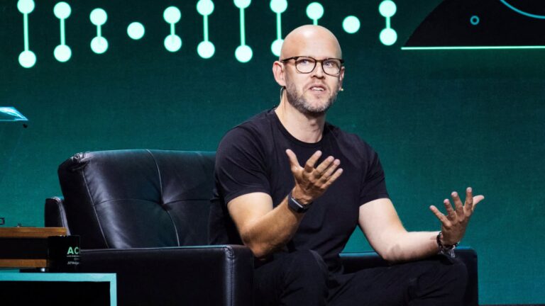 Best Stocks: This 'Netflix of music' is a rare name that's both growth and defensive