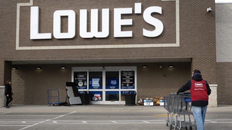 Lowe's sticks by full-year forecast as sales from home professionals boost business
