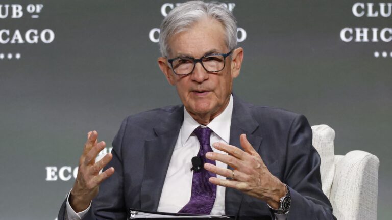 2 big things to watch this week as the S&P 500 looks to extend its historic win streak