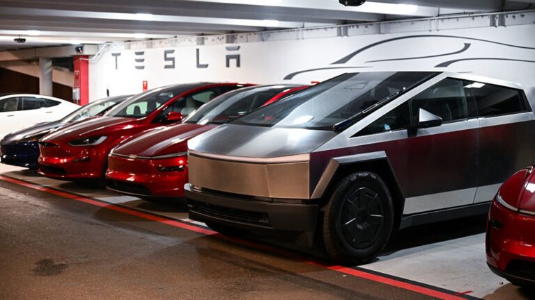Tesla may be forming a double-top pattern. How to trade it from here