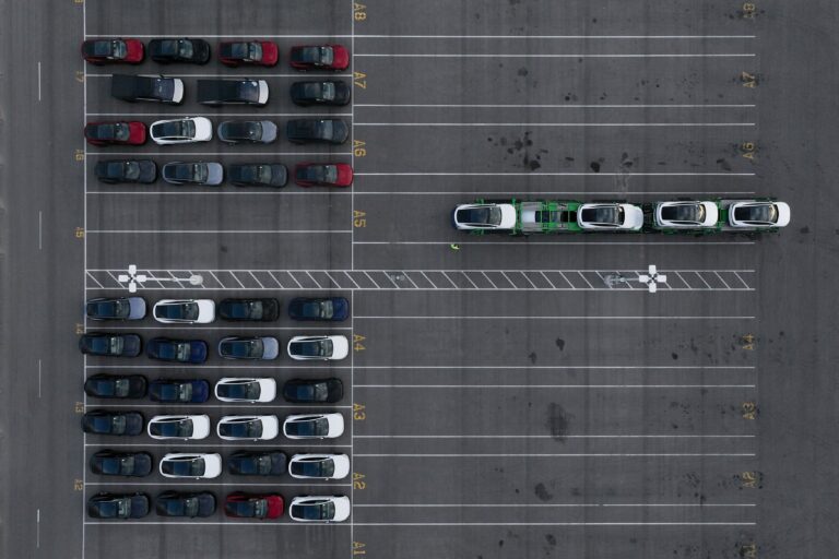 How Tesla started losing its fans