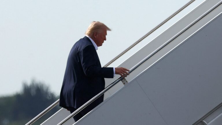 Trump poised to accept Qatar jet gift as Air Force One