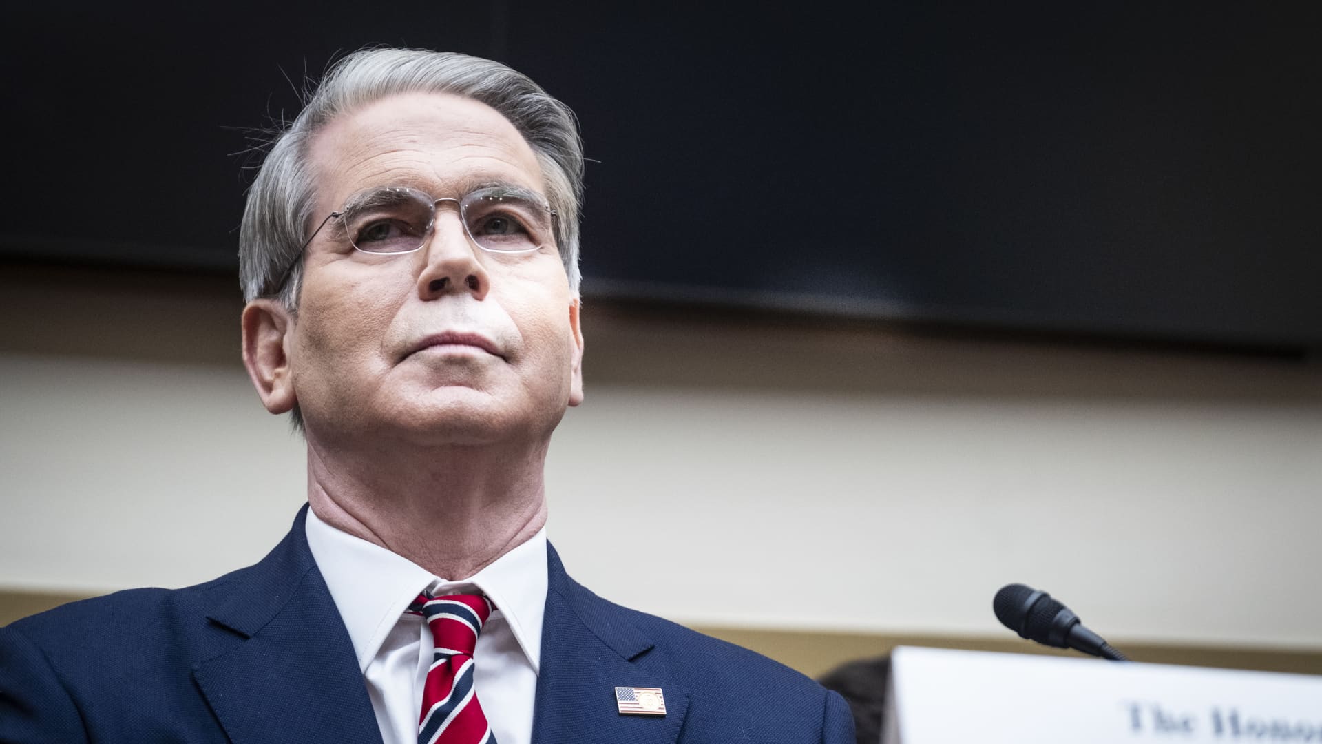 Treasury Dept. asks Congress to raise debt ceiling before August to avert default