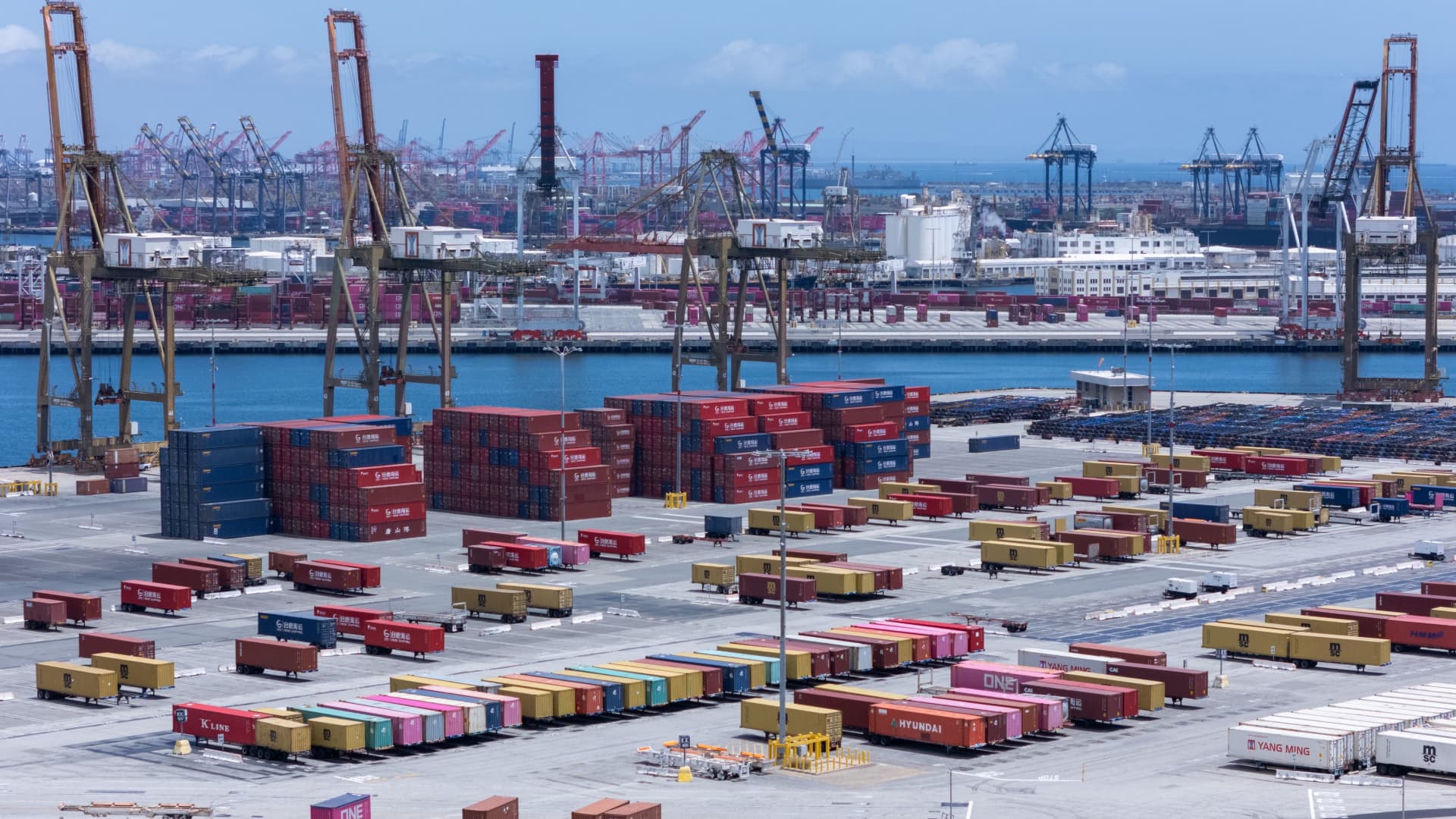 The 'pause' in the China trade war is still feeding uncertainty, delays and high prices