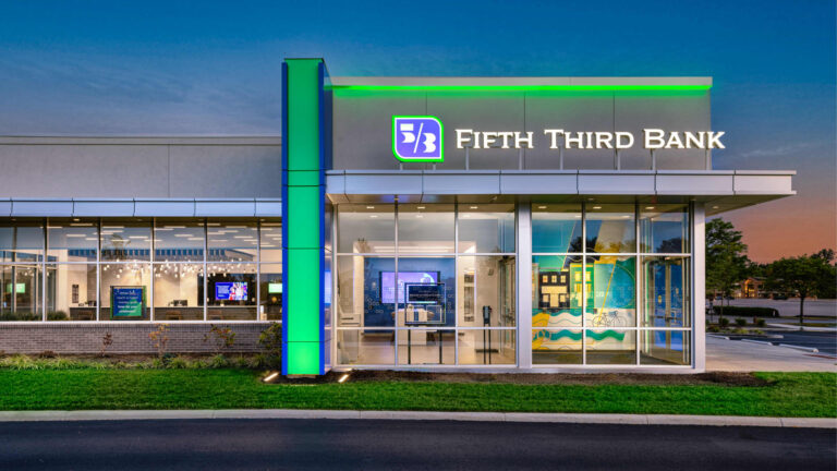 Fifth Third Bank is giving its customers free wills