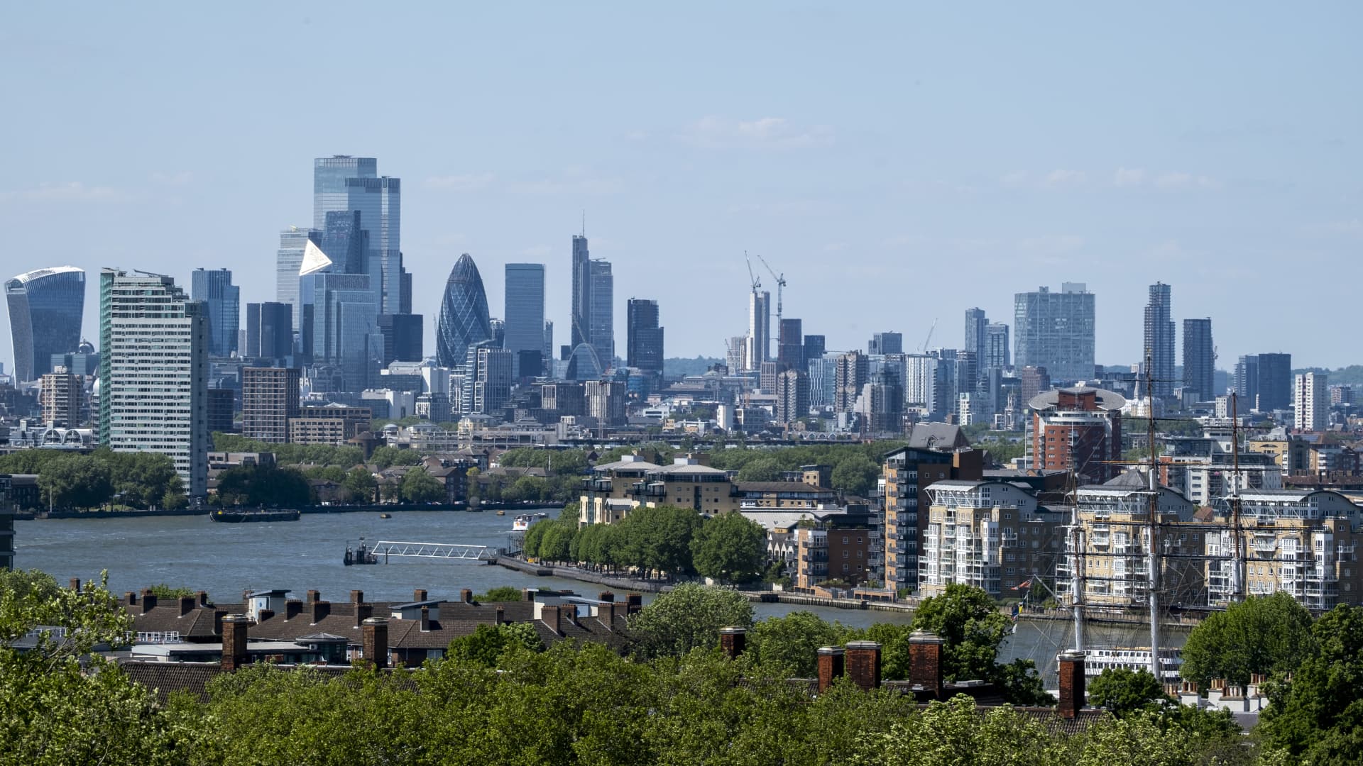 European stock markets set to open higher as investors await more clues on the shape of UK economy