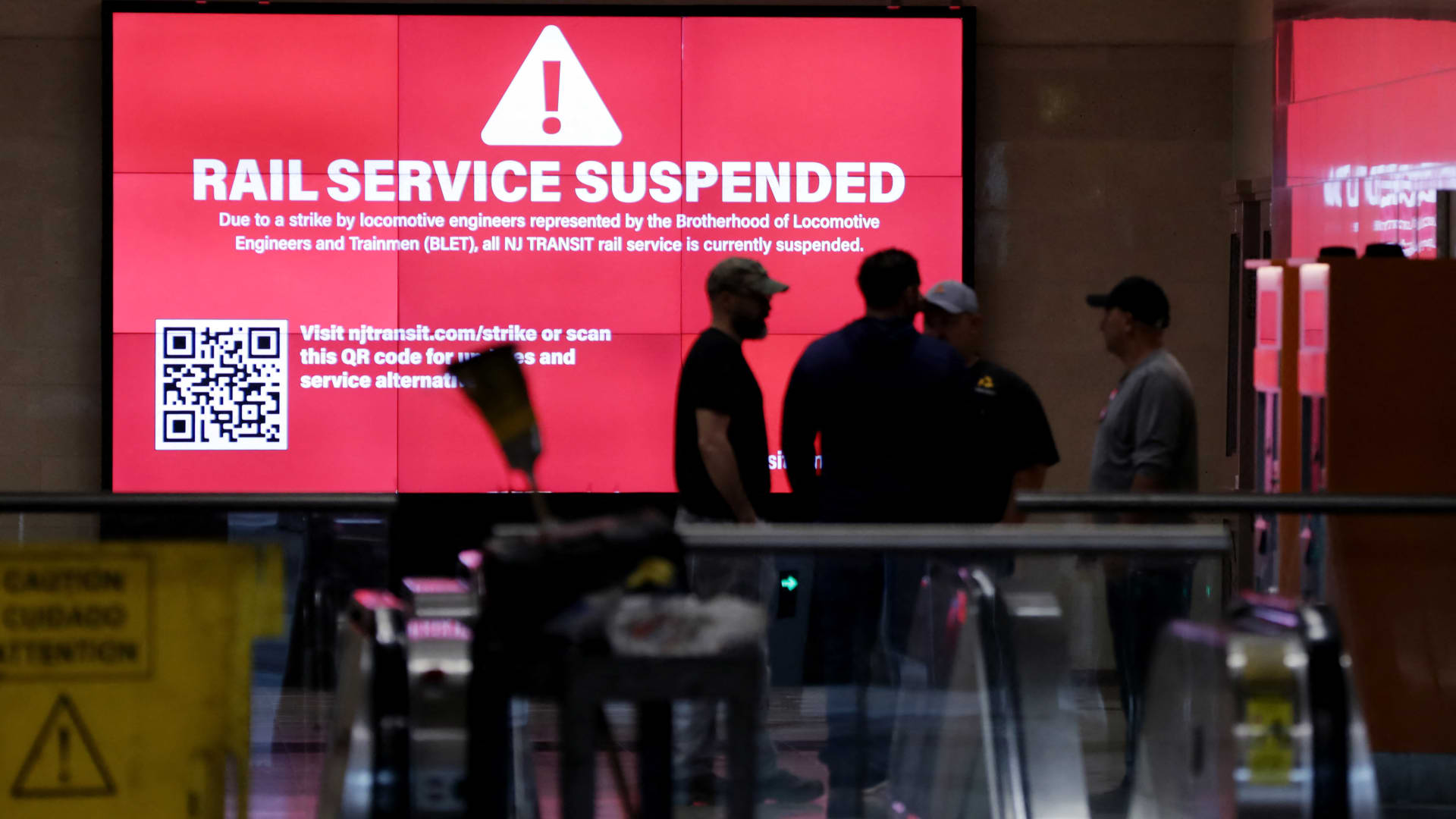 Talks aimed at ending New Jersey Transit rail strike to resume Saturday and Sunday, railroad CEO says