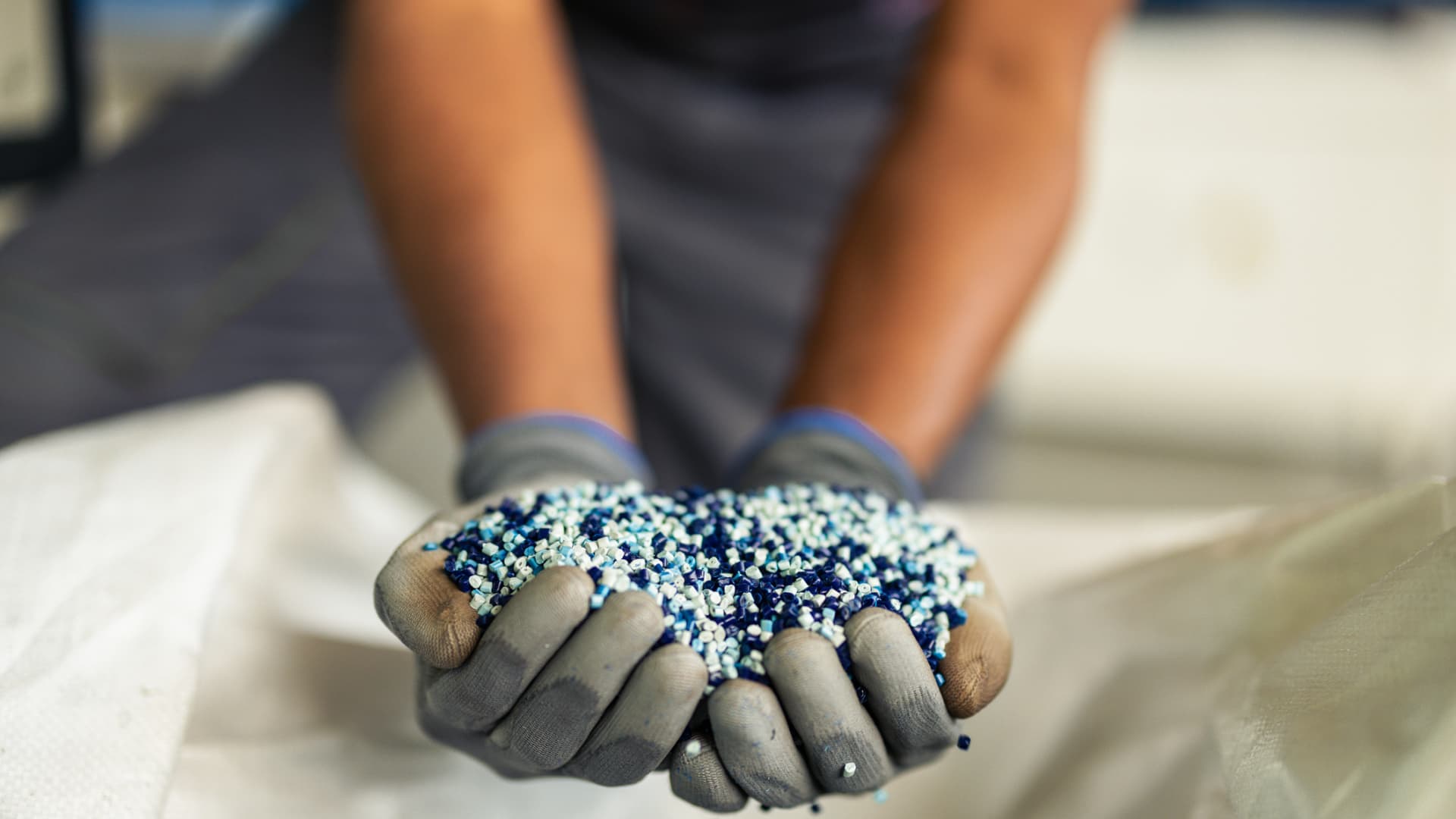 China slaps anti-dumping duties on plastics from US, EU, Japan, Taiwan