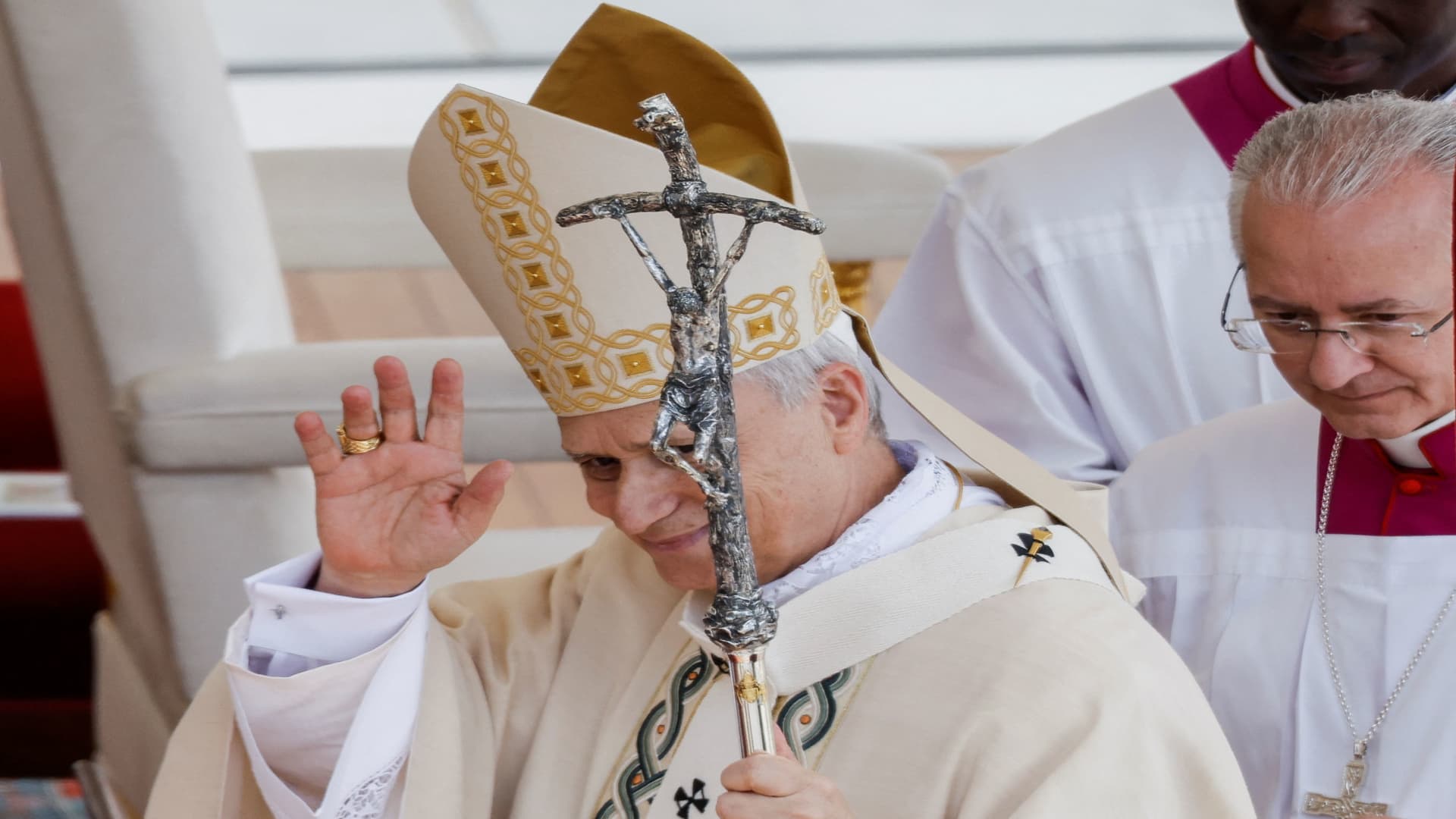 Pope Leo XIV vows to work for unity so Catholic Church becomes a sign of peace in the world