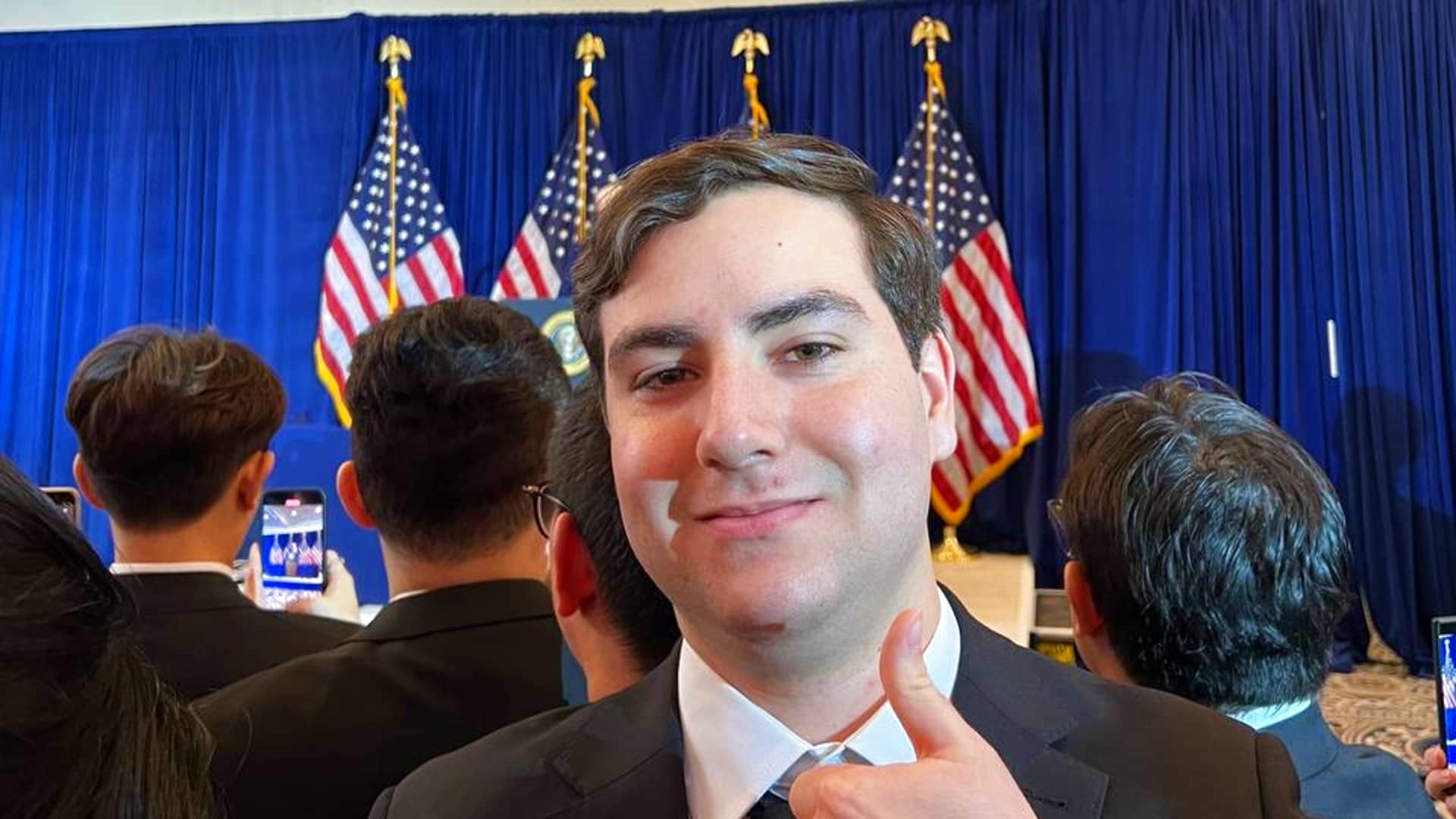 At Trump's $148 million meme coin dinner, 'the food sucked' and security was lax