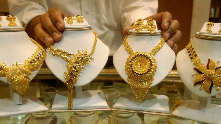This jewellery stock rallies over 7% as Akshaya Tritiya gold sales hit 122 kg. Is it in your portfolio?