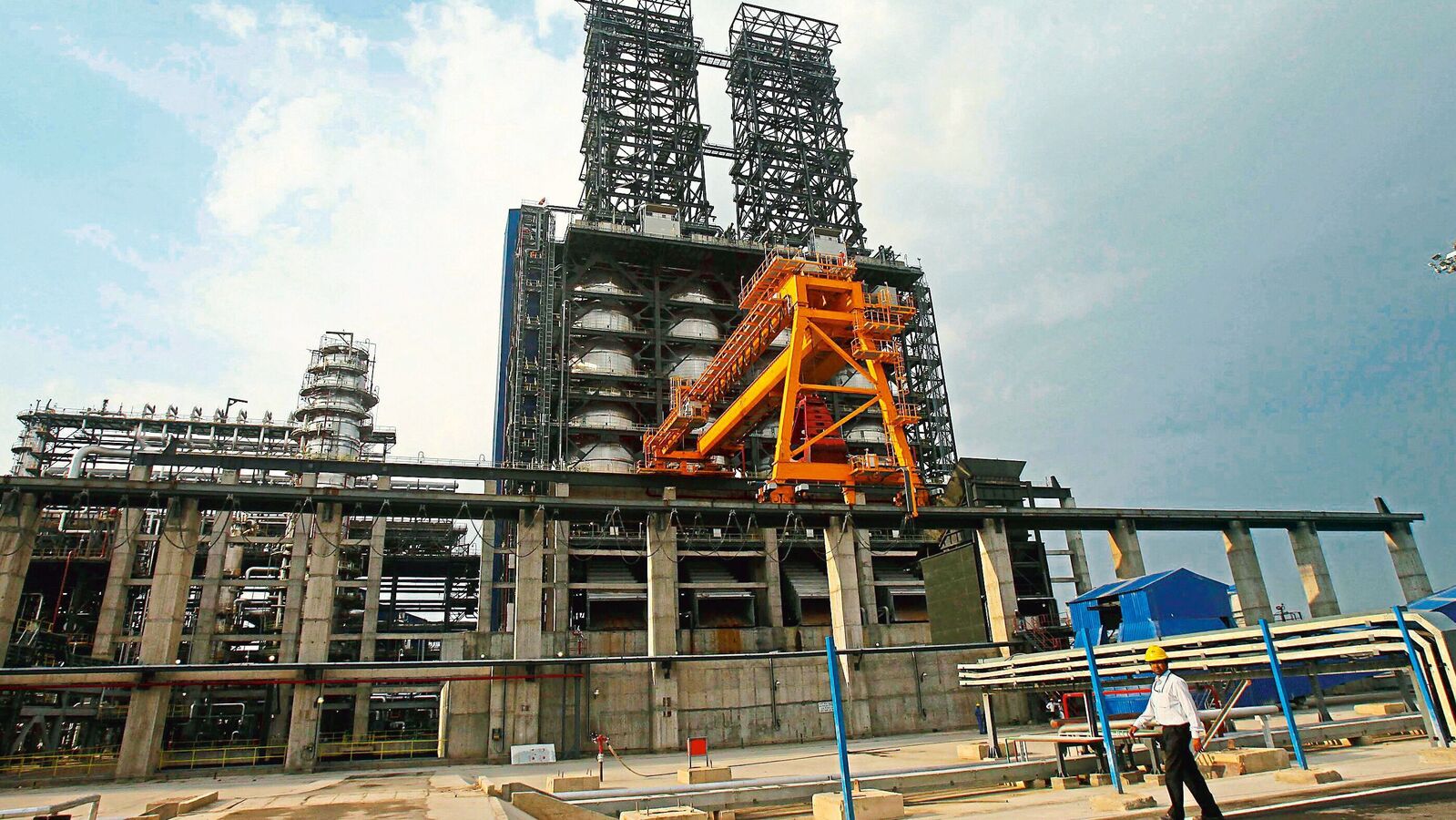 HPCL Q4 Results: Navratna PSU posts 18% YoY rise in PAT to  ₹3,355 crore, declares  ₹10.50 dividend. Check details