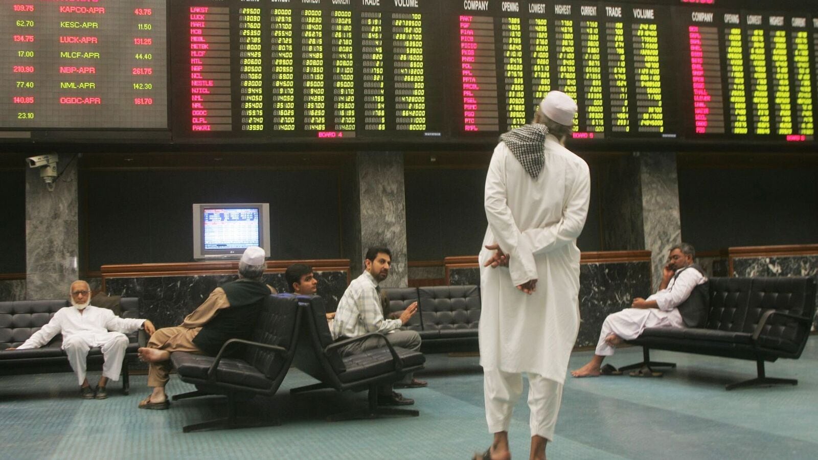 Pakistan stock market: KSE 100 jumps 2%, extends gains to 3rd day as India-Pak ceasefire lifts sentiments