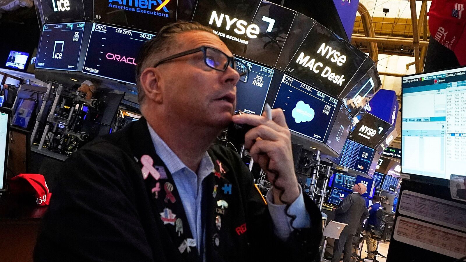 Wall Street today: US stocks waver ahead of Fed rate decision, Walt Disney soars 10%, Uber falls 2.48%
