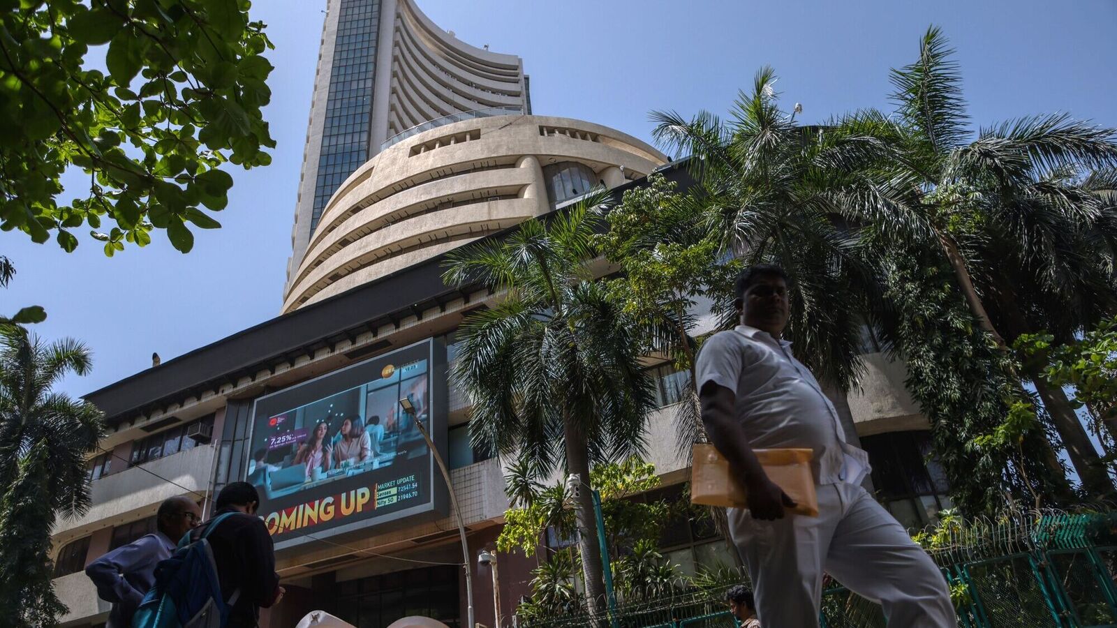 Stocks to buy under  ₹100: Experts recommend five shares to buy today after Indian-Pakistan ceasefire