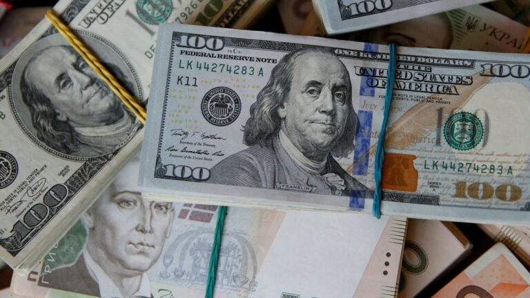 The stock market is getting a warning from bonds and the dollar. Tariff turmoil isn?t over.
