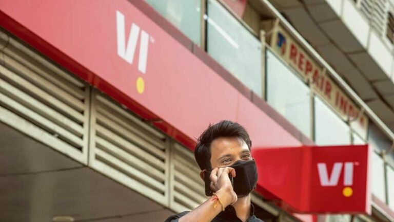 Vodafone Idea share price rebounds from intraday low despite weak subscriber data; telecom stock down 27% in 3 months