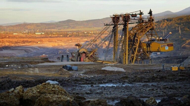 MOIL shares jump 11% after Q4 results 2025. Do you own?