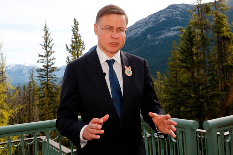 G7 ministers threaten more sanctions against Russia over Ukraine war