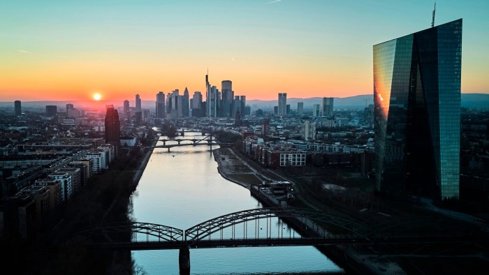 EU plans sweeping stress test of non-banks