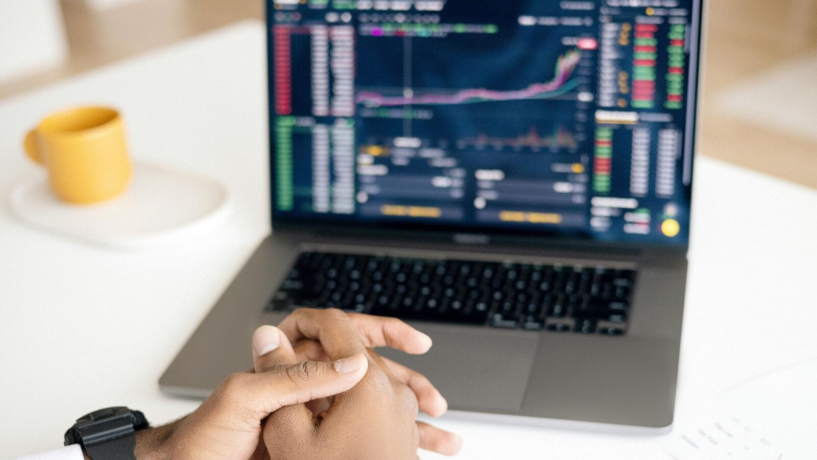 Recommended stocks to buy today: Top stock picks by market experts for 7 May