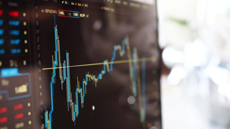 Mcap of 8 of top-10 most valued firms fell by  ₹1.60 lakh crore; Reliance biggest laggard