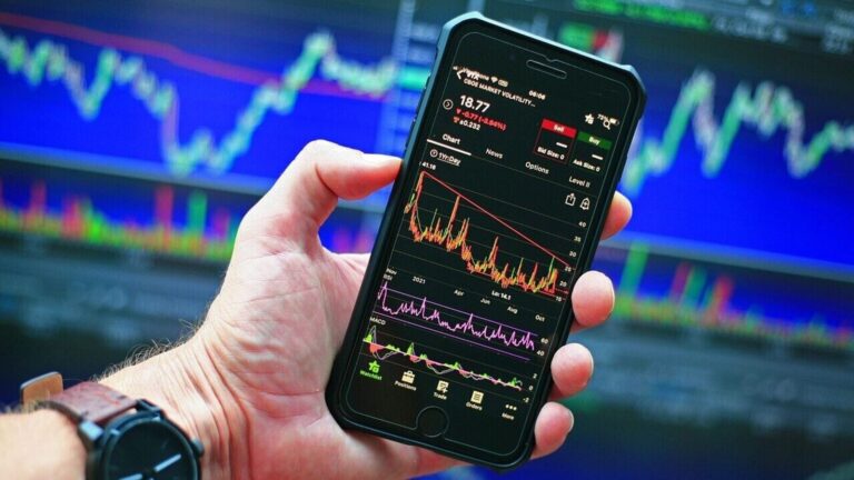 Recommended stocks to buy today: Top stock picks by market experts for 5 May