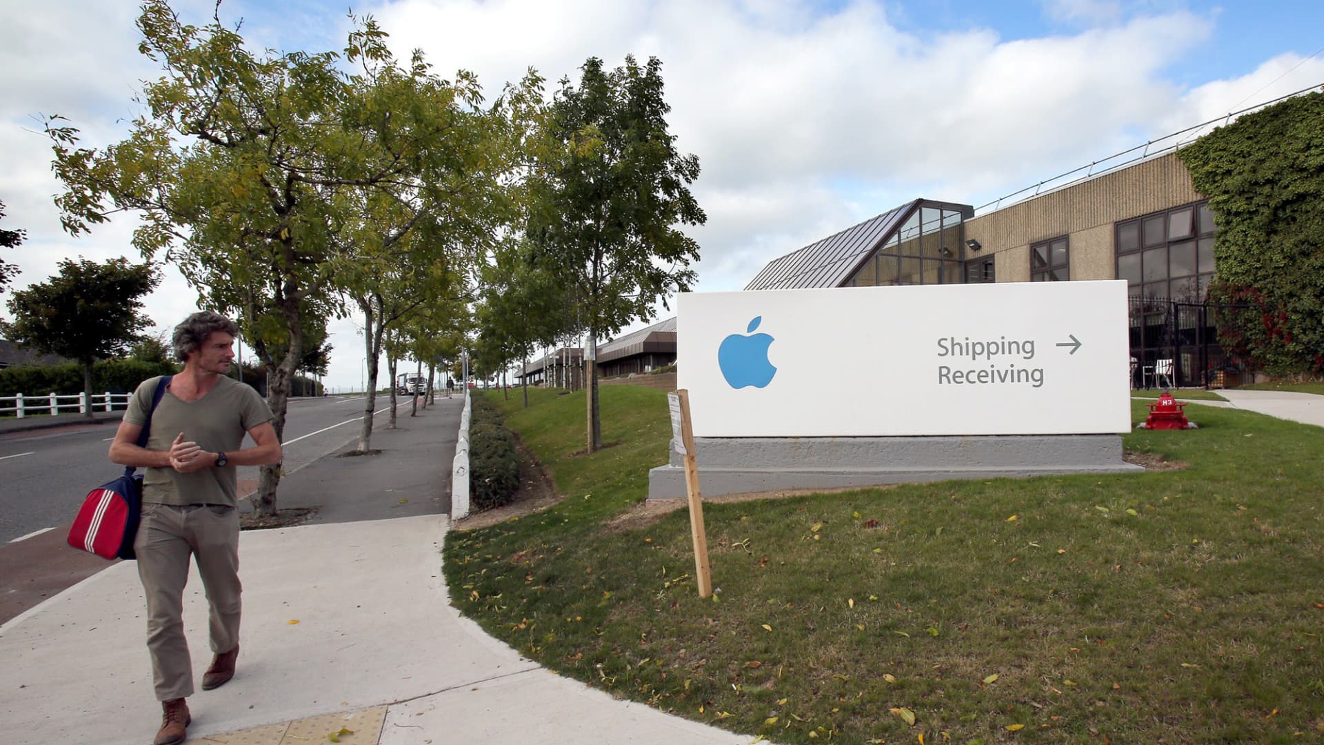 Why Apple, Microsoft, Pfizer and other U.S. multinational corporations set up shop in Ireland